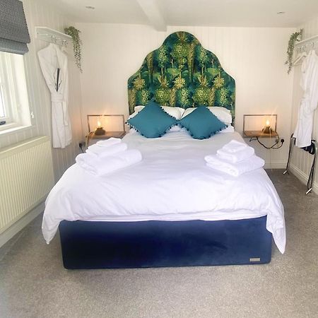 Stylish Cottage With Quay And River View ليمنجتون المظهر الخارجي الصورة
