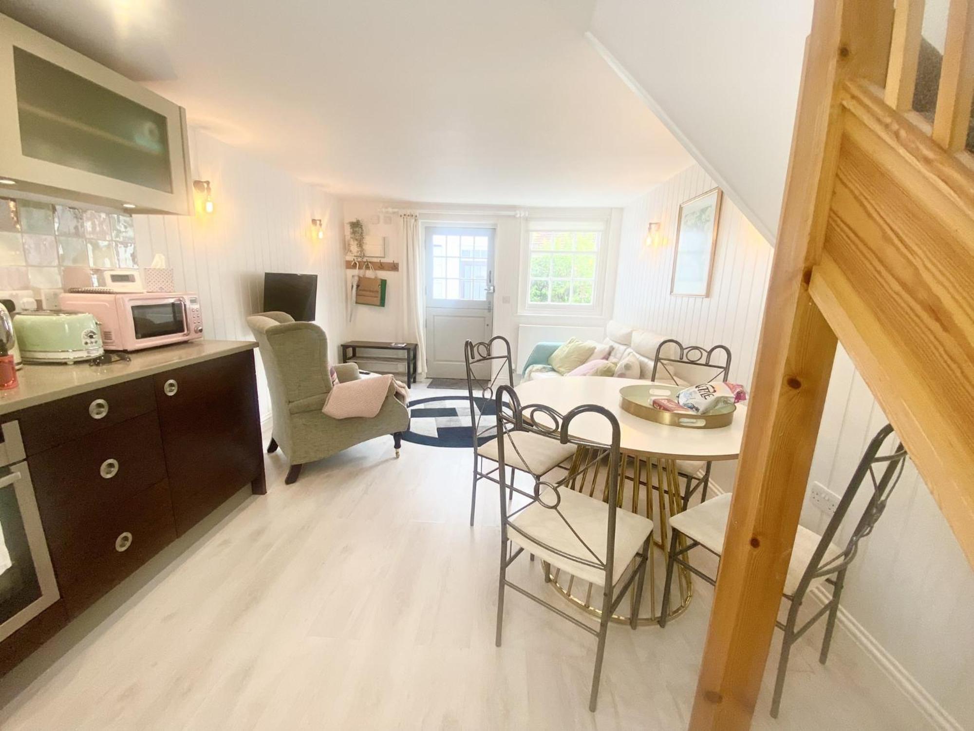 Stylish Cottage With Quay And River View ليمنجتون المظهر الخارجي الصورة
